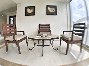 The Reef Hotel And Residences Olongapo City 3*,